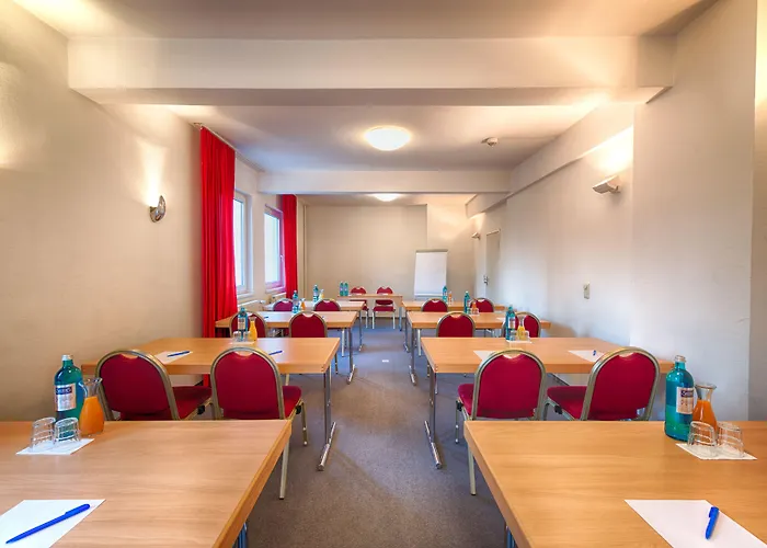 인조이 시티 웨스트 호스텔 *